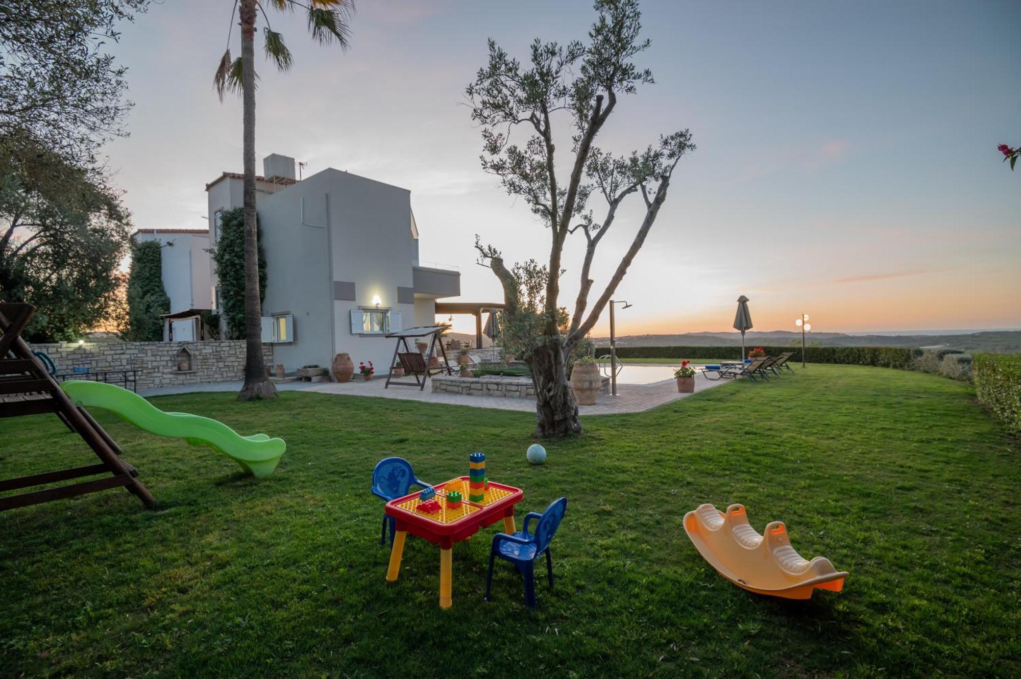 Villa Elisabeth Perama  Exterior photo